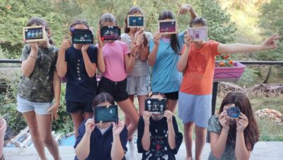 Anniversaire créatif de peinture sur galets à domicile (Marseille)