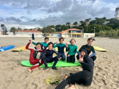 AÏOLI ÉCOLE DE GLISSE propose aux enfants et aux familles de nouvelles aventures au grand air : Surf, bodyboard, bodysurf, skateboard, sauvetage côtier, exploration marine…