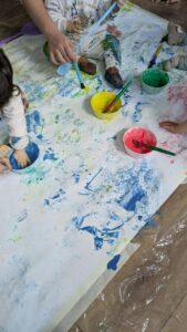 Atelier bébés - peinture comestible